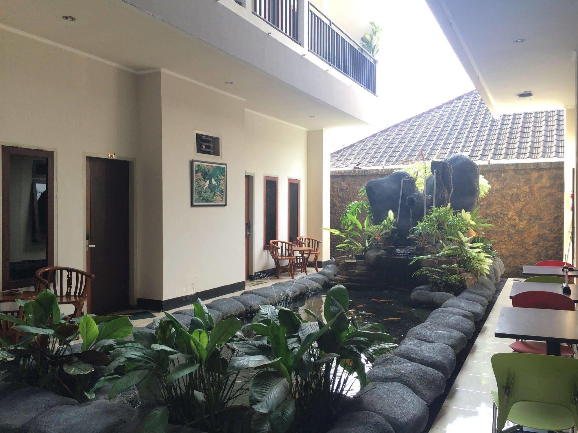 Maktal Hotel Mataram Exterior photo