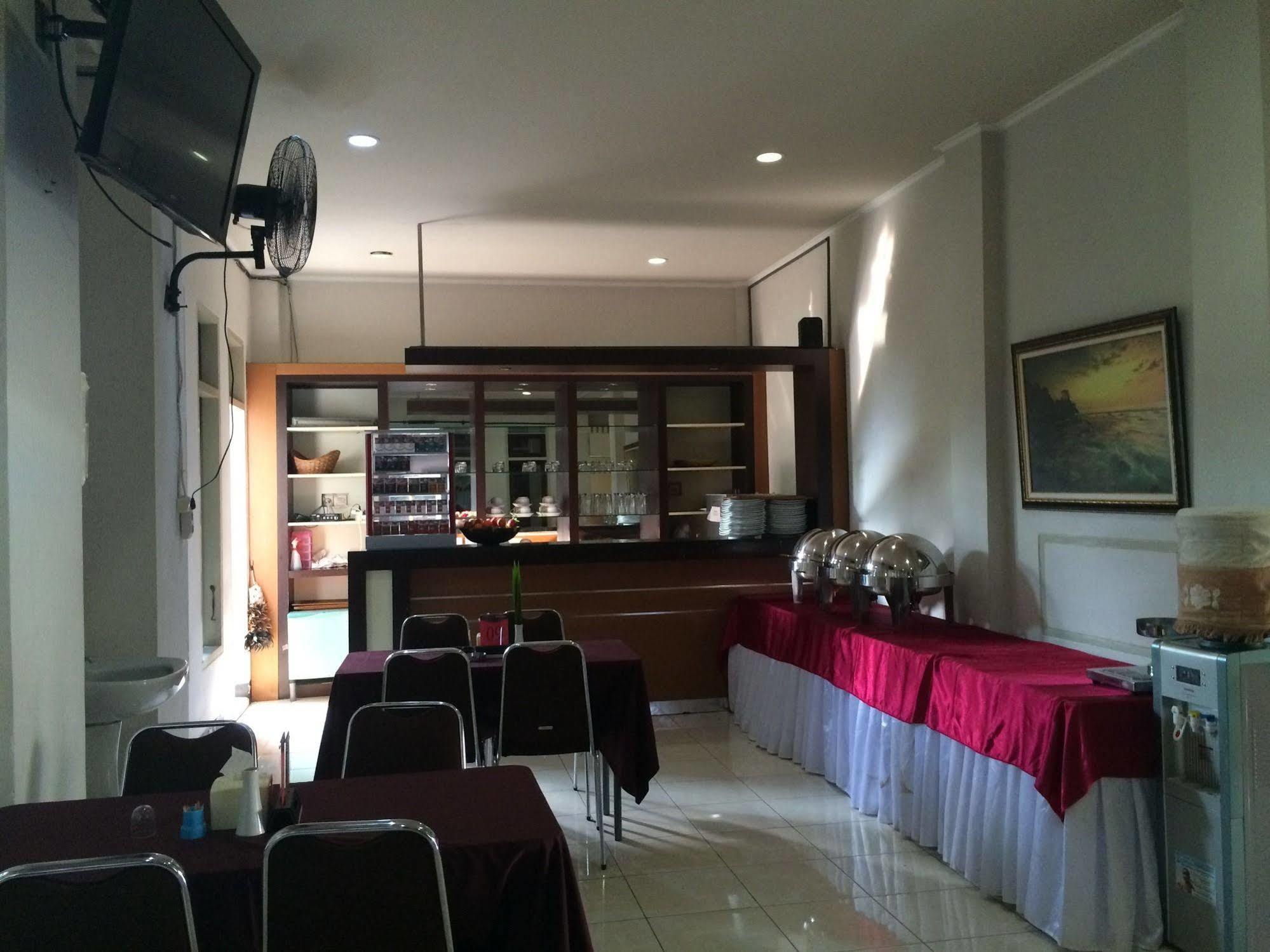 Maktal Hotel Mataram Exterior photo
