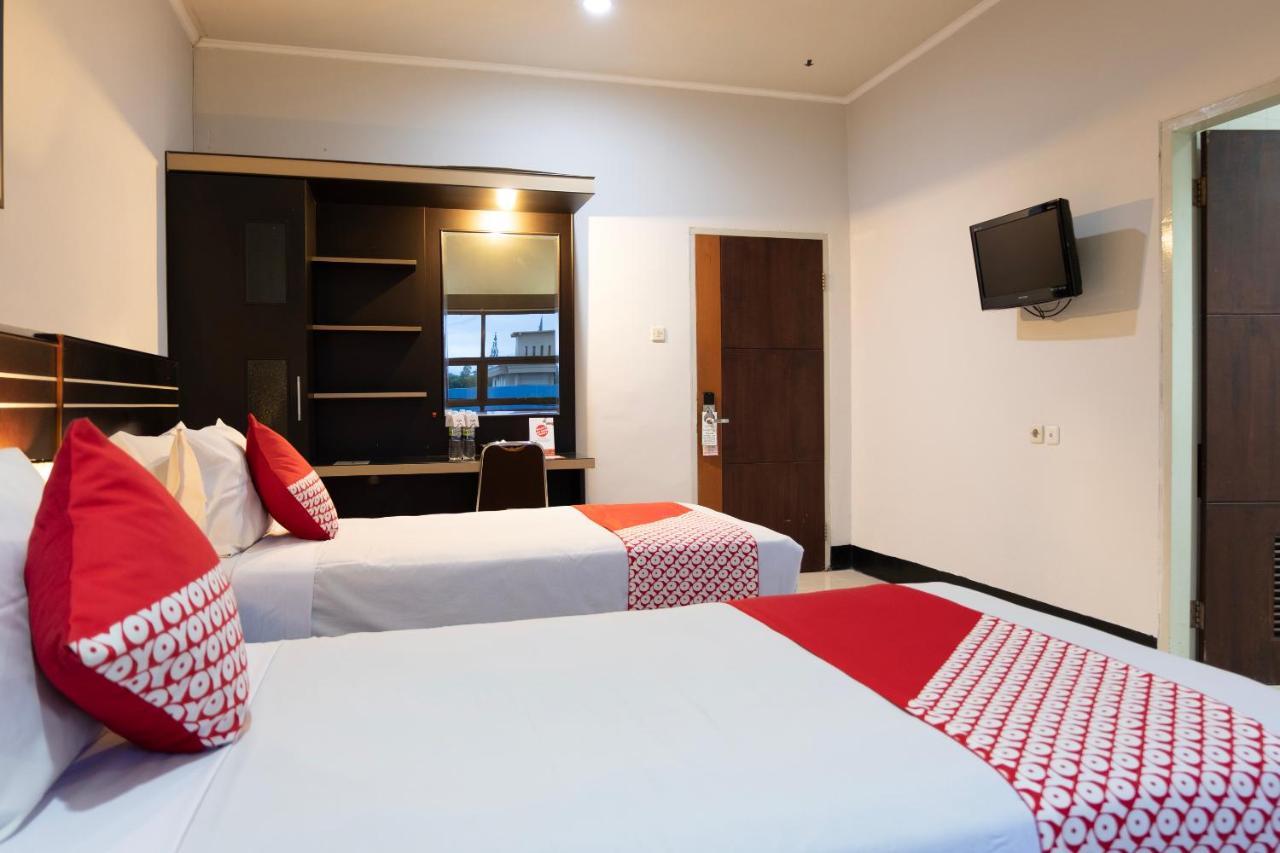 Maktal Hotel Mataram Exterior photo